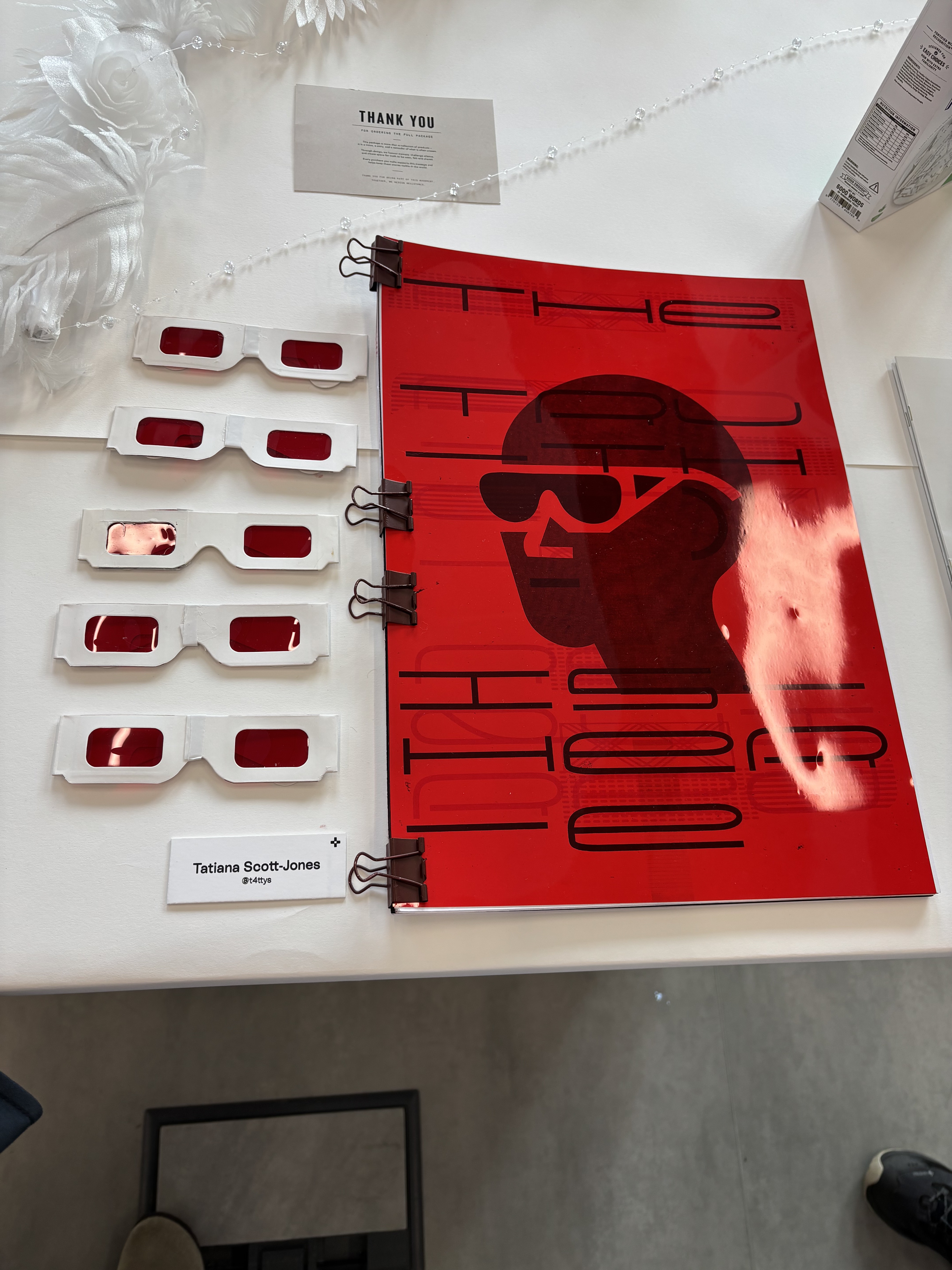 FADA red cover with anaglyph figure